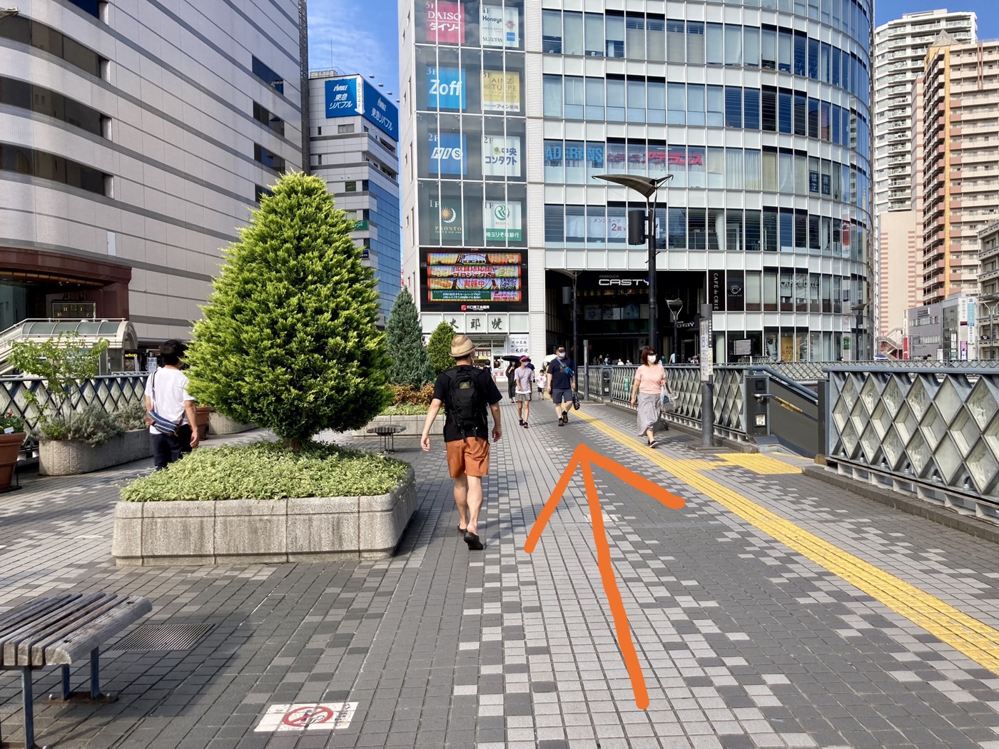 ② かわぐちキャスティの方面へ向かいます。